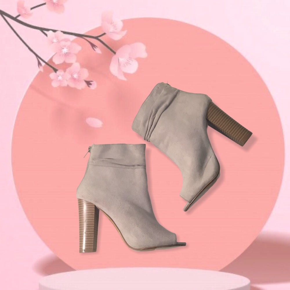 🎀 Express 🎀 | Gray Open Toe Ankle Bootie | 6
